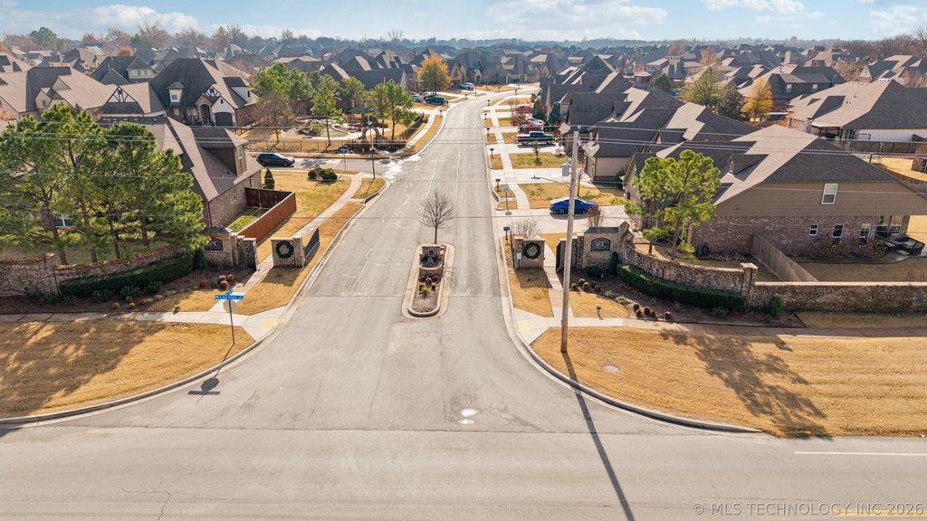 3726 S Fir Boulevard, Broken Arrow, OK 74011