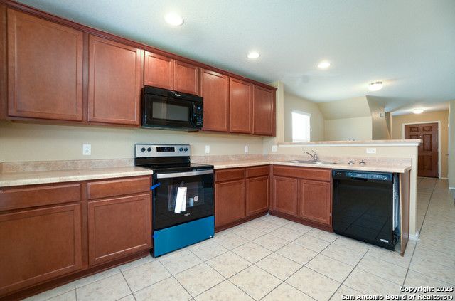 437 AUBURN PARK, Schertz, TX 78154