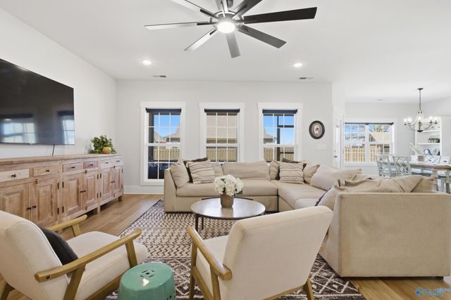 233 White Horse Way, Toney, AL 35773