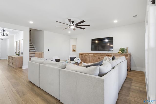 233 White Horse Way, Toney, AL 35773