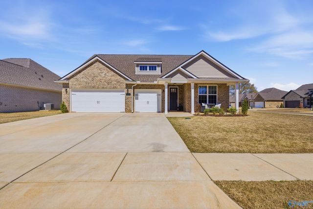 233 White Horse Way, Toney, AL 35773