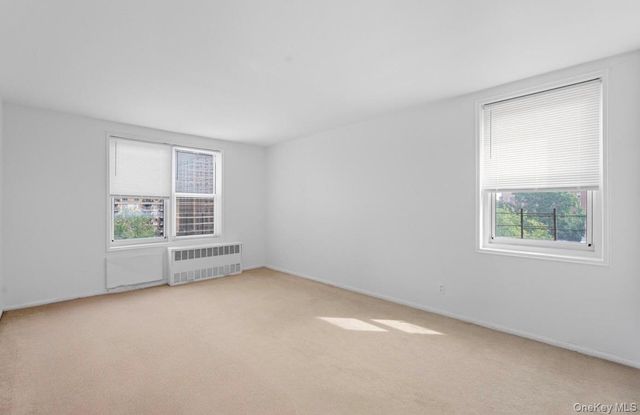 6601 burns street burns 3V, Rego Park, NY 11374