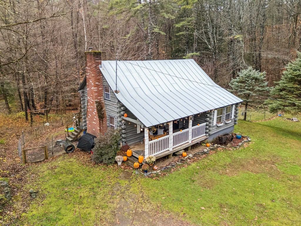 152 Webster Road, Hartland, VT 05048