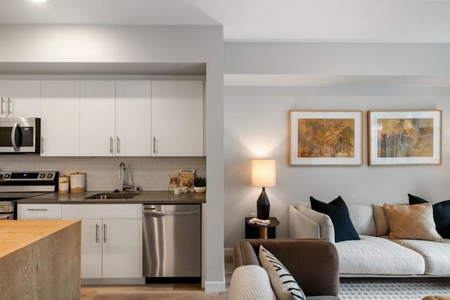 260 Brooklyn Basin Way 411, Oakland, CA 94606