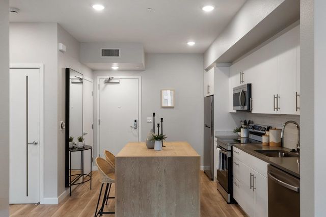 260 Brooklyn Basin Way 411, Oakland, CA 94606