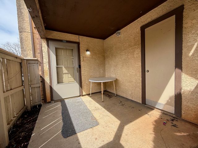 1723 Crest Grove Drive 120B, Arlington, TX 76012