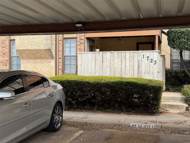 1723 Crest Grove Drive 120B, Arlington, TX 76012