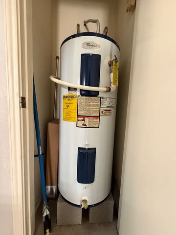 1723 Crest Grove Drive 120B, Arlington, TX 76012