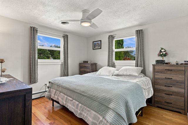 11 Marlboro Rd, Woburn, MA 01801