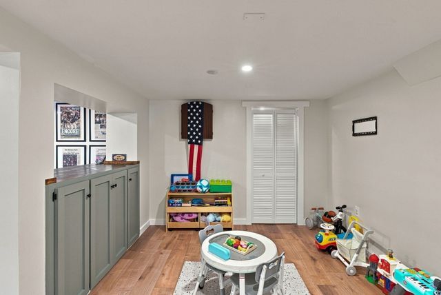 11 Marlboro Rd, Woburn, MA 01801