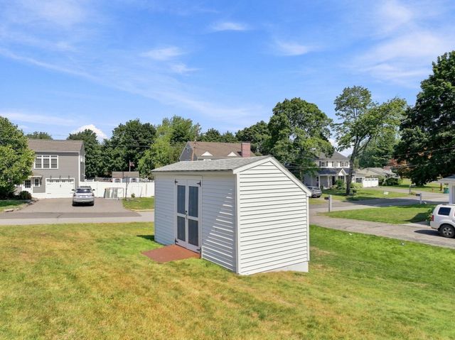 11 Marlboro Rd, Woburn, MA 01801