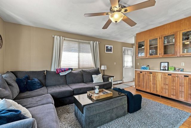 11 Marlboro Rd, Woburn, MA 01801