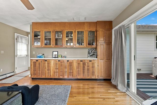 11 Marlboro Rd, Woburn, MA 01801