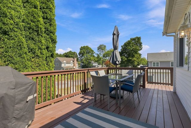 11 Marlboro Rd, Woburn, MA 01801
