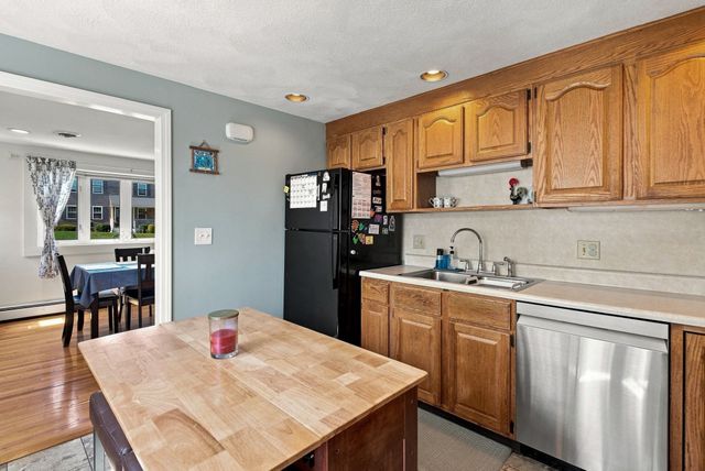11 Marlboro Rd, Woburn, MA 01801