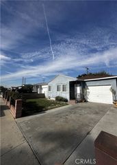 1047 E Spicer, Carson, CA 90745