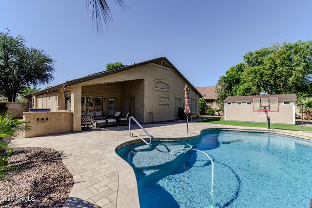 812 W GASCON Road, San Tan Valley, AZ 85143