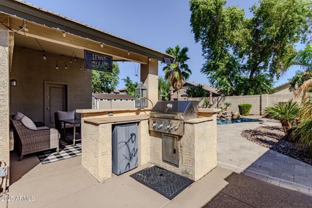 812 W GASCON Road, San Tan Valley, AZ 85143
