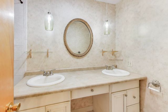 2104 Cardinal Drive, East Chicago, IN 46312