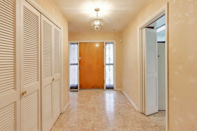 2104 Cardinal Drive, East Chicago, IN 46312