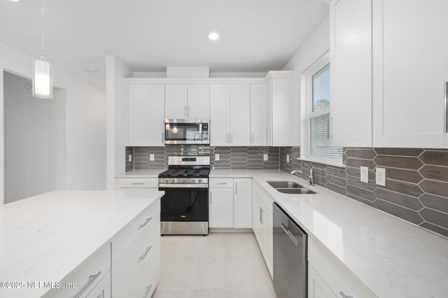 102 FAIRLAKE Circle, St. Augustine, FL 32092