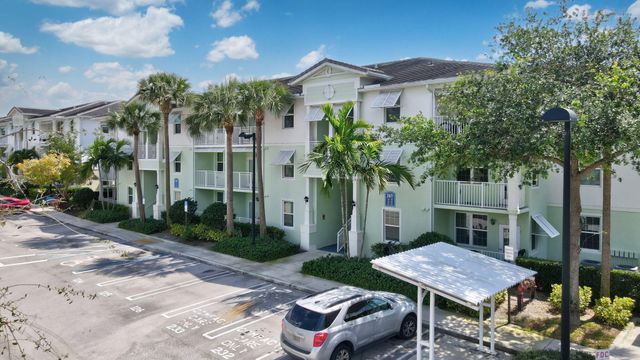 3607 High Ridge Road 207, Boynton Beach, FL 33426