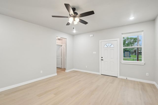 3829 Lands End Court, Granbury, TX 76048