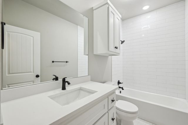 3829 Lands End Court, Granbury, TX 76048