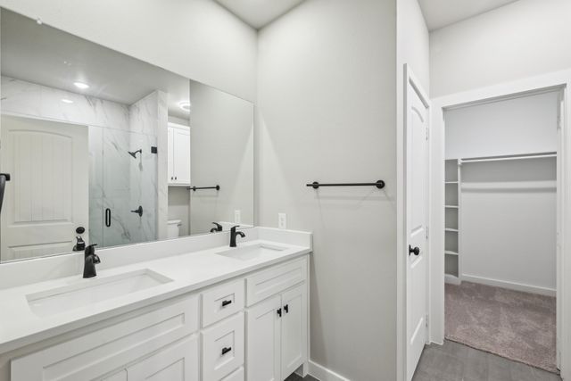 3829 Lands End Court, Granbury, TX 76048
