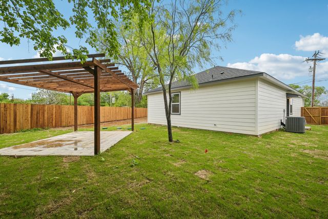 3829 Lands End Court, Granbury, TX 76048
