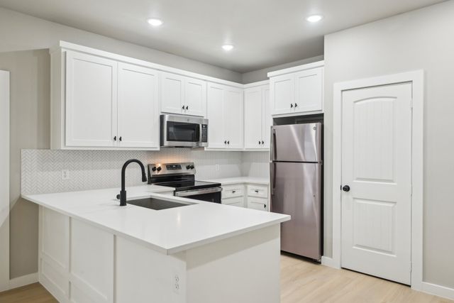 3829 Lands End Court, Granbury, TX 76048