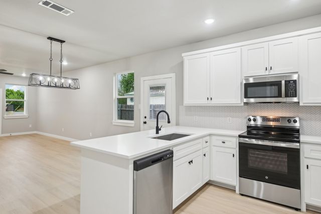 3829 Lands End Court, Granbury, TX 76048