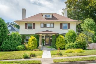 15 Lenox St., Worcester, MA 01602