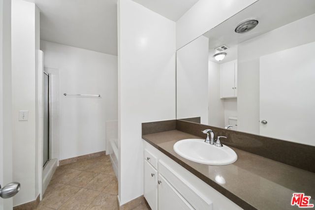 105 S Orlando Avenue 207, Los Angeles, CA 90048