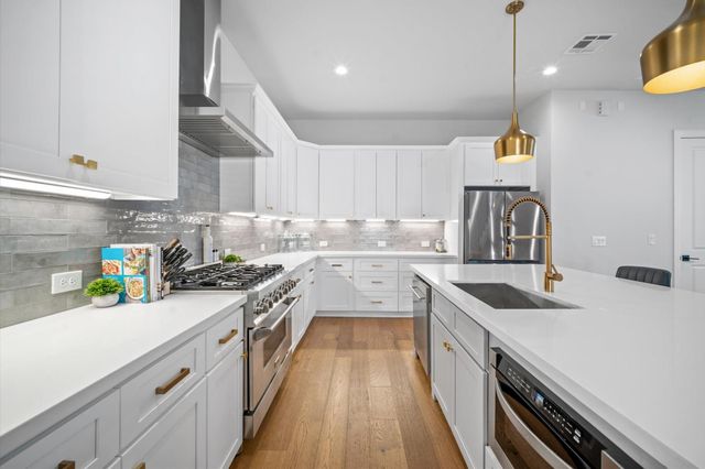 834 Wakefield Drive B, Houston, TX 77018