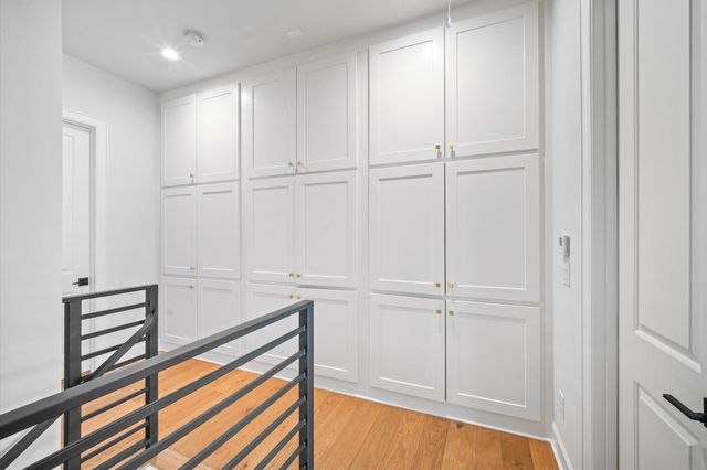 834 Wakefield Drive B, Houston, TX 77018