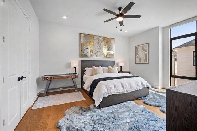 834 Wakefield Drive B, Houston, TX 77018