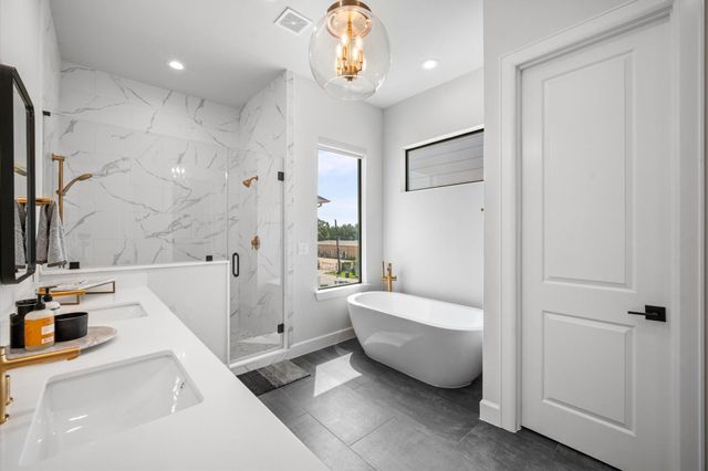 834 Wakefield Drive B, Houston, TX 77018