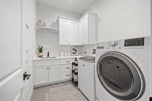 834 Wakefield Drive B, Houston, TX 77018