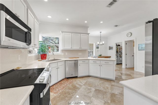 9618 Whispering Ridge, College Station, TX 77845