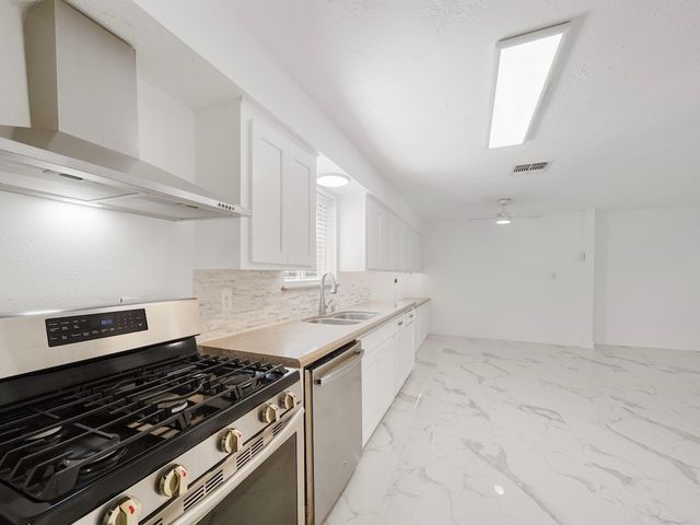 8715 Covent Garden Street, Houston, TX 77031