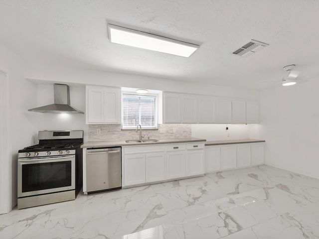 8715 Covent Garden Street, Houston, TX 77031