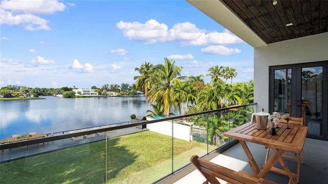 19600 NE 26th Ave, Miami, FL 33180