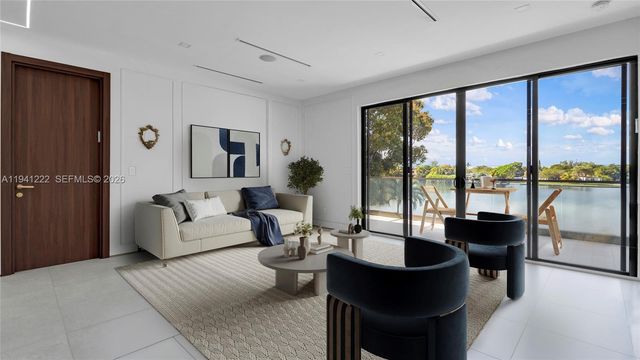 19600 NE 26th Ave, Miami, FL 33180