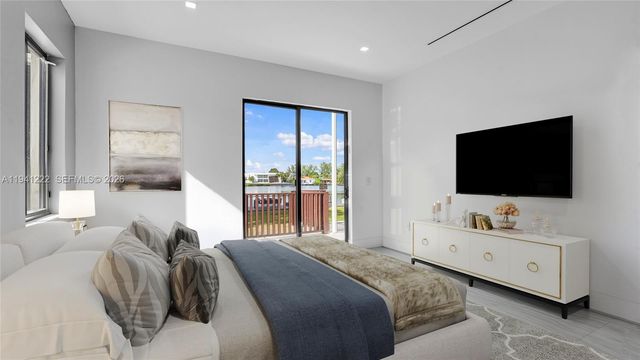 19600 NE 26th Ave, Miami, FL 33180