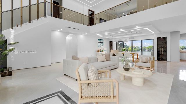 19600 NE 26th Ave, Miami, FL 33180