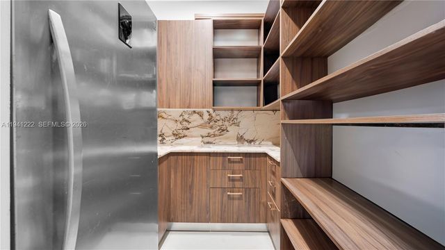 19600 NE 26th Ave, Miami, FL 33180