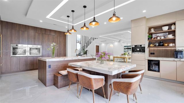 19600 NE 26th Ave, Miami, FL 33180