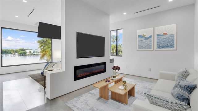 19600 NE 26th Ave, Miami, FL 33180