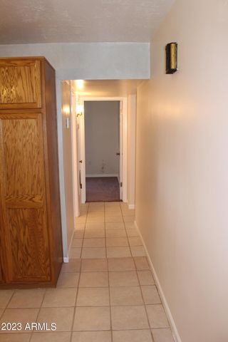 910 S Una Avenue, Tempe, AZ 85281